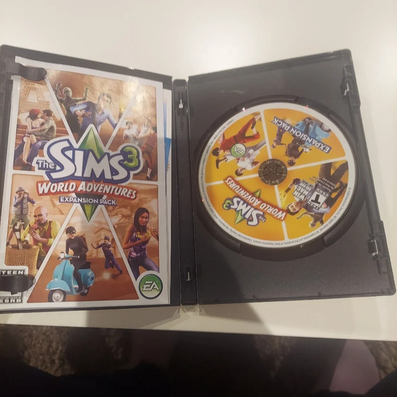 The Sims 3 World Adventures Pc Win7 Physical Cd Rom computer game Expansion - Picture 3 of 3